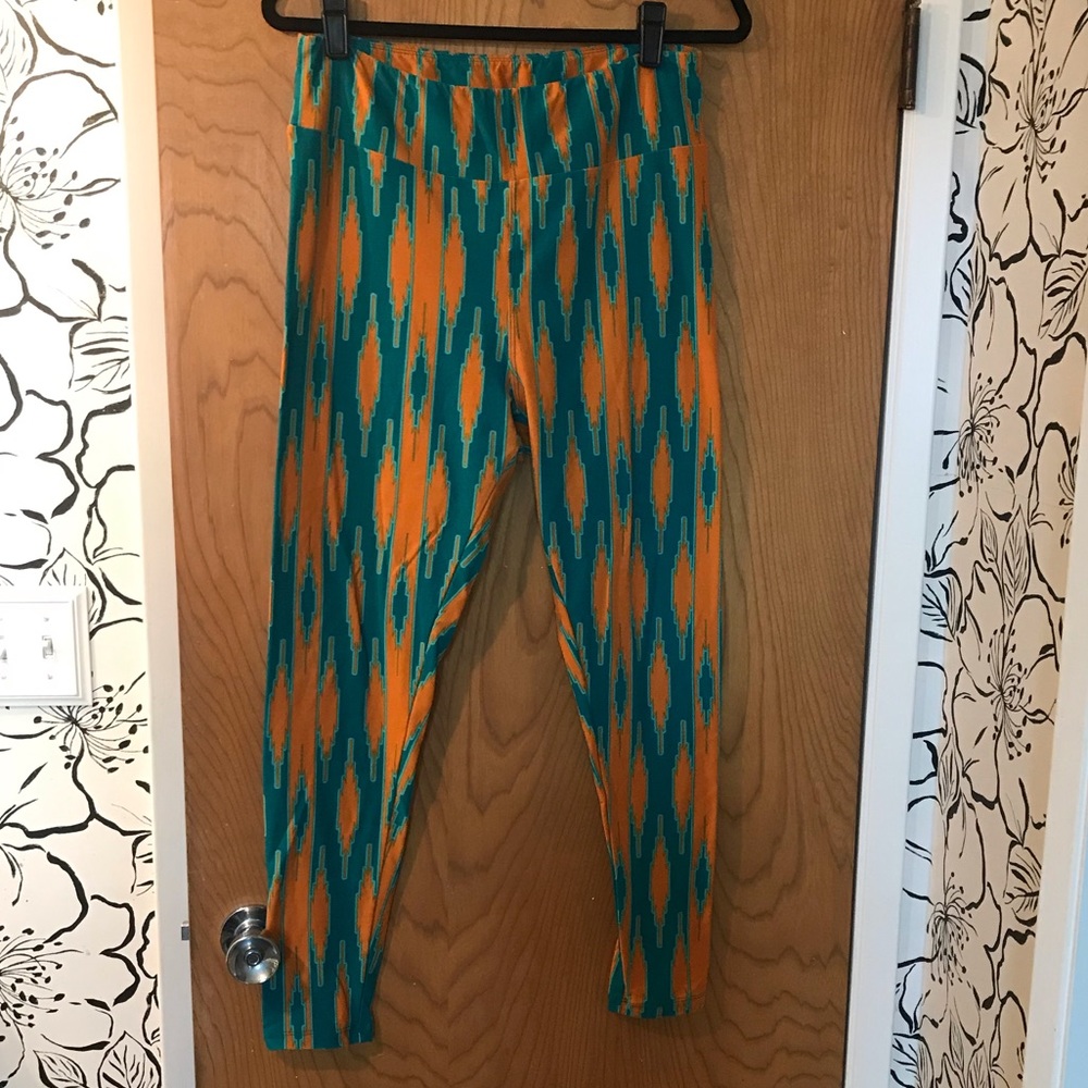 EUC LuLuaRoe tall & curvy leggings, Aztec print
